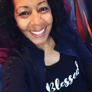 Meet your Posher, Elissa